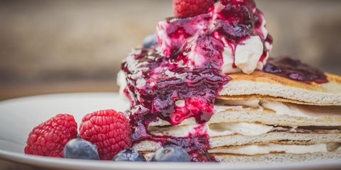 Low-carb raspberry and vanilla pancakes