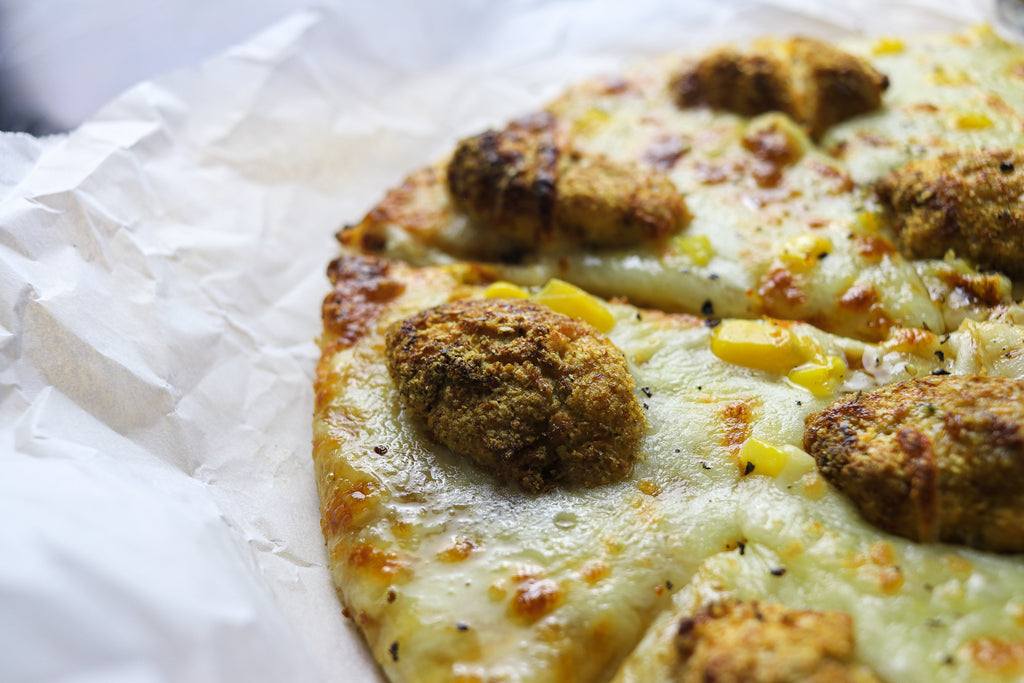 low carb popcorn chicken pizza
