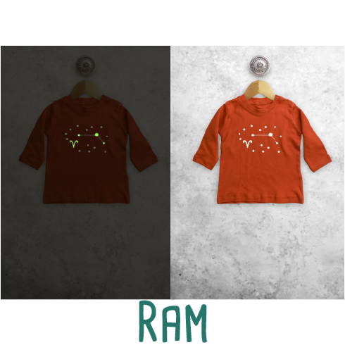 Sterrenbeeld glow in the dark baby shirt met lange mouwen