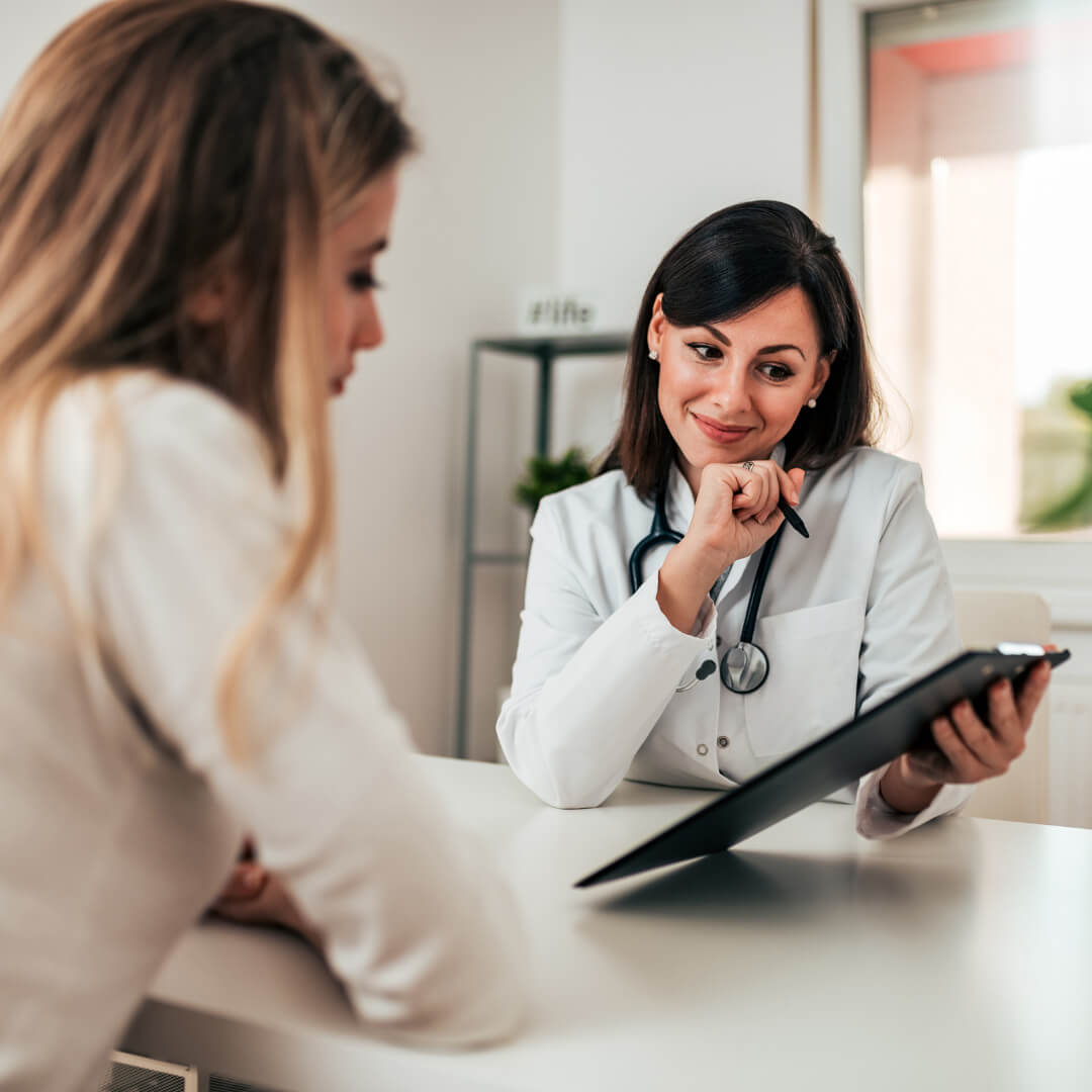 patient speaking with a medical doctor