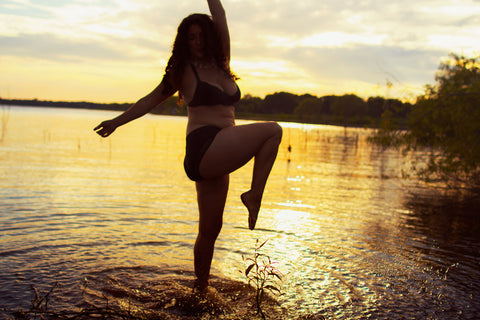 Water Bathing, Honey & Sage Co. Image by Kindred Photographer