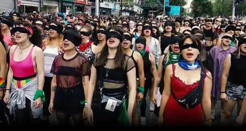 https://memphisnoticias.com/el-violador-eres-tu-el-potente-himno-feminista-nacido-en-chile-que-resuena-en-mexico-colombia-francia-o-espana/