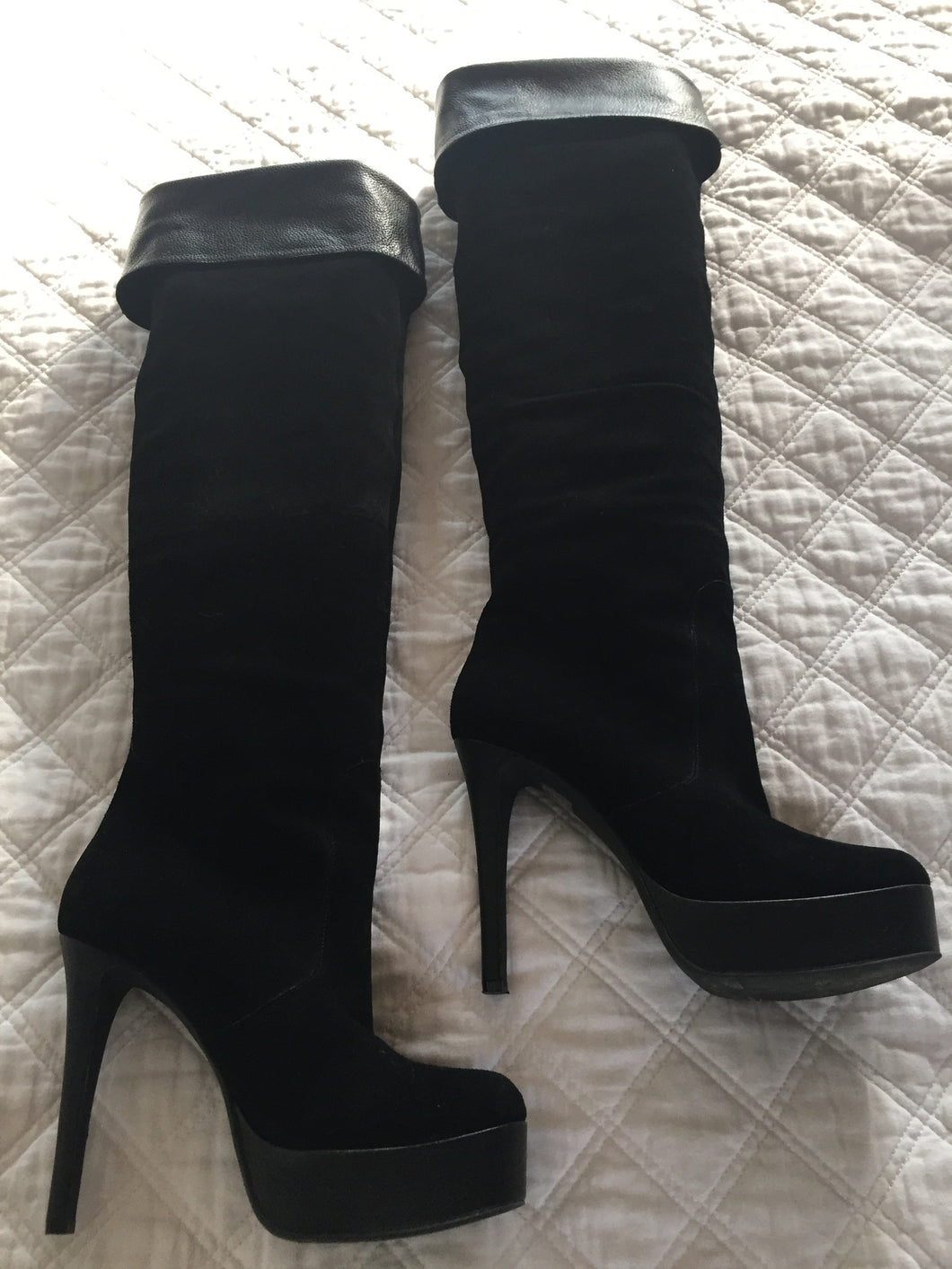 bcbg suede boots