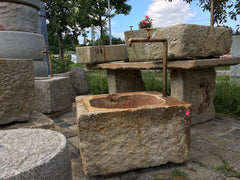 Steinbrunnen alt