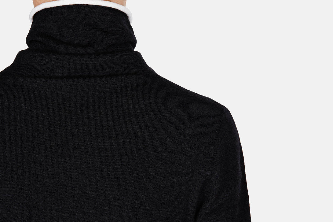 Sweater 01 Line Turtleneck - Black – The Line