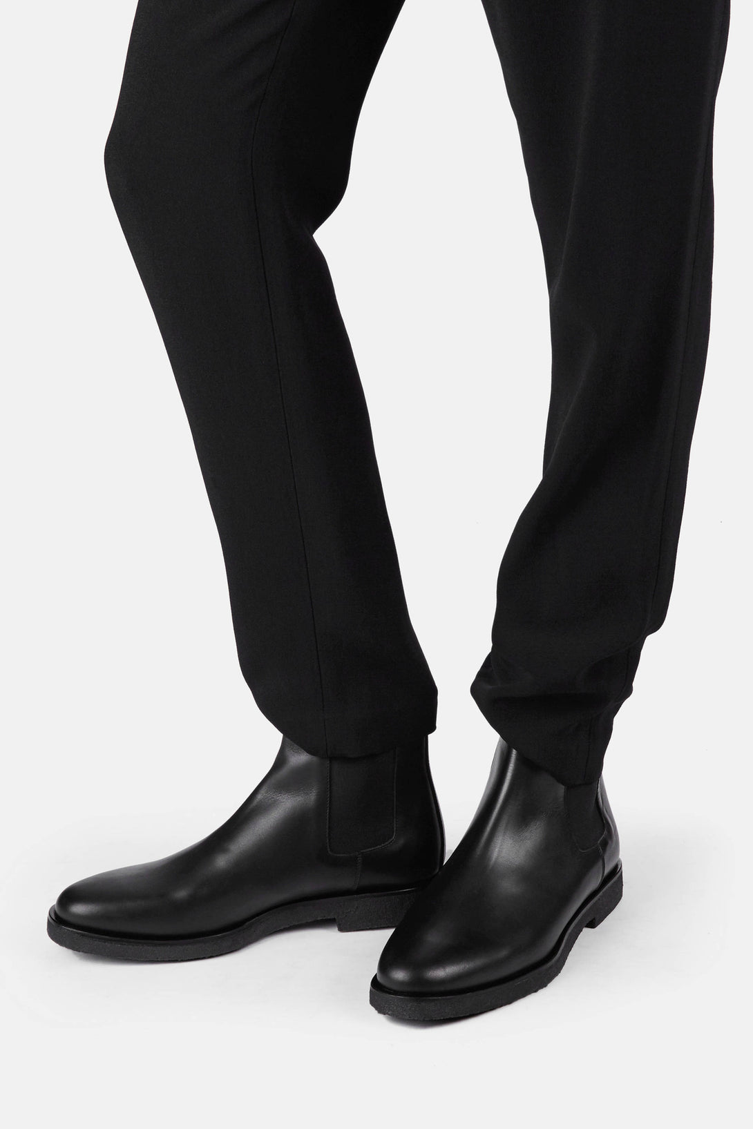 Chelsea Boot in Leather - Black – The Line