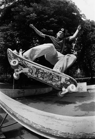 Kevin Staab ollieing a ramp in Antwerp