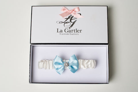 wedding garters with bows 