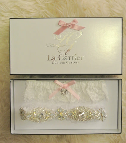 bridal garter with unicorn