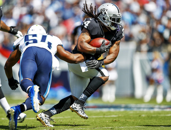 Marshawn Lynch Wears Strideline Socks In Game Vs Titans