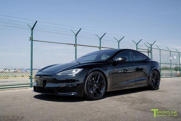 Black Tesla Model S Plaid