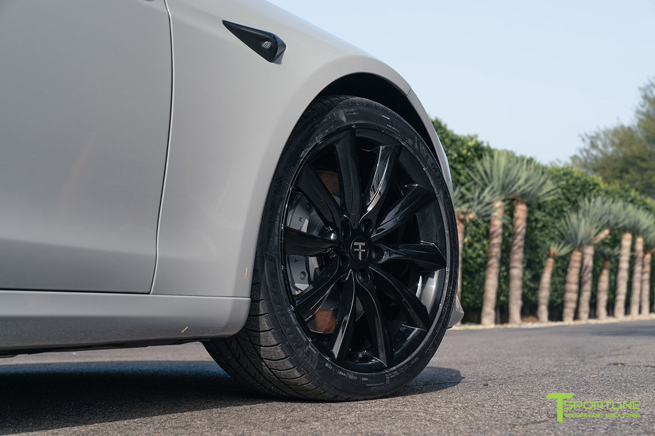 Chalk Gray Tesla Model S Plaid with 20" TST Gloss Black Tesla Aftermarket Wheels