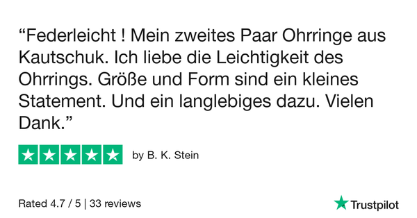 Federleicht ! Mein zweites Paar Ohrringe aus Kautschuk. Ich liebe die Leichtigkeit des Ohrrings. Größe und Form sind ein kleines Statement. Und ein langlebiges dazu. Vielen Dank.