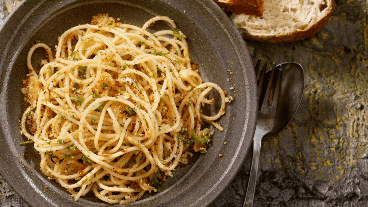 Spaghetti Aglio e Olio Recipe - Pasta Evangelists