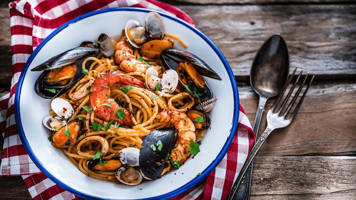 Spaghetti allo Scoglio | Italian Seafood Spaghetti – Pasta Evangelists