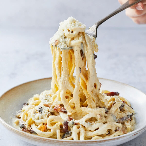 pasta evangelists - How to Pair Your Pasta with the Perfect Sauce - bucatini with carbonara