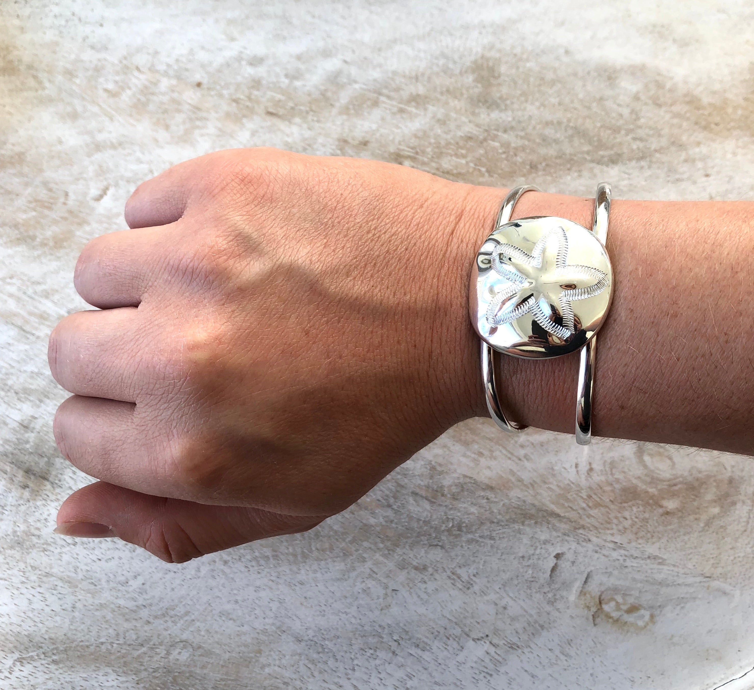 MM M4-51 25 SAND DOLLAR CUFF