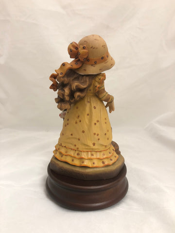 #347 Figurine\Sarah Kay – TheMusicBoxShop