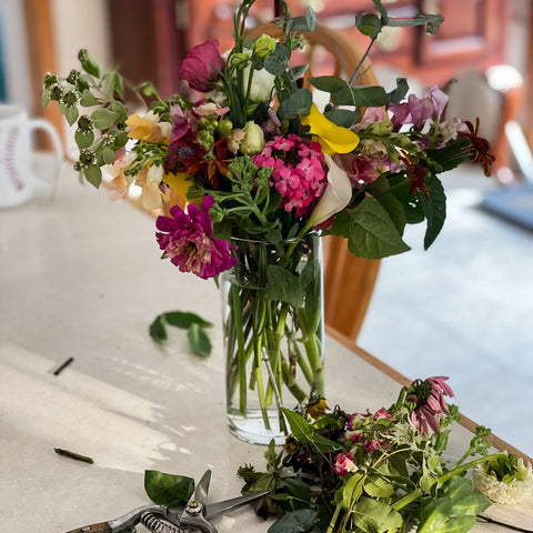 How To Keep Fresh Cut Flowers Alive Longer? - SnapBlooms