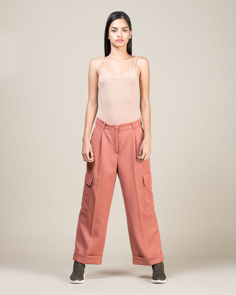 Download Women's Pink Cargo Pants by Momonì - Styloose