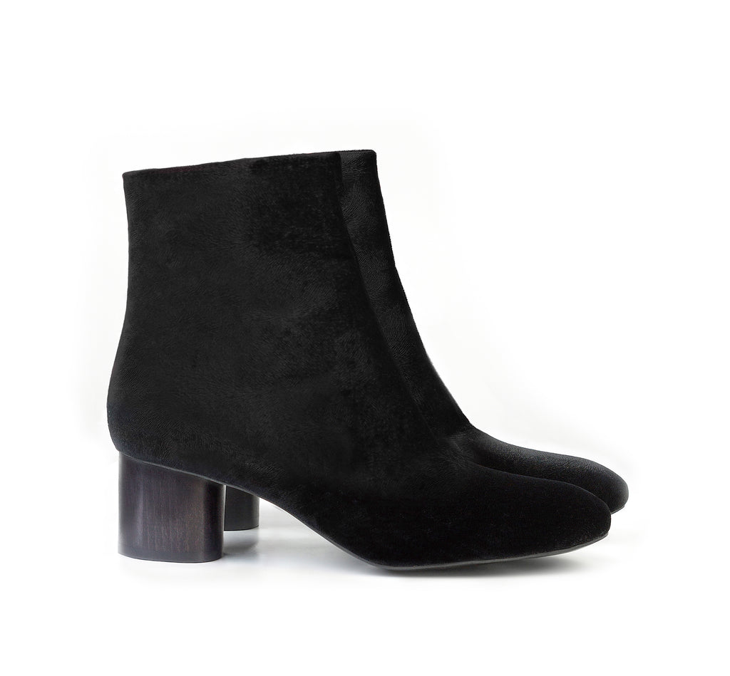 Low Ankle Boot Black Velvet – Sydney Brown