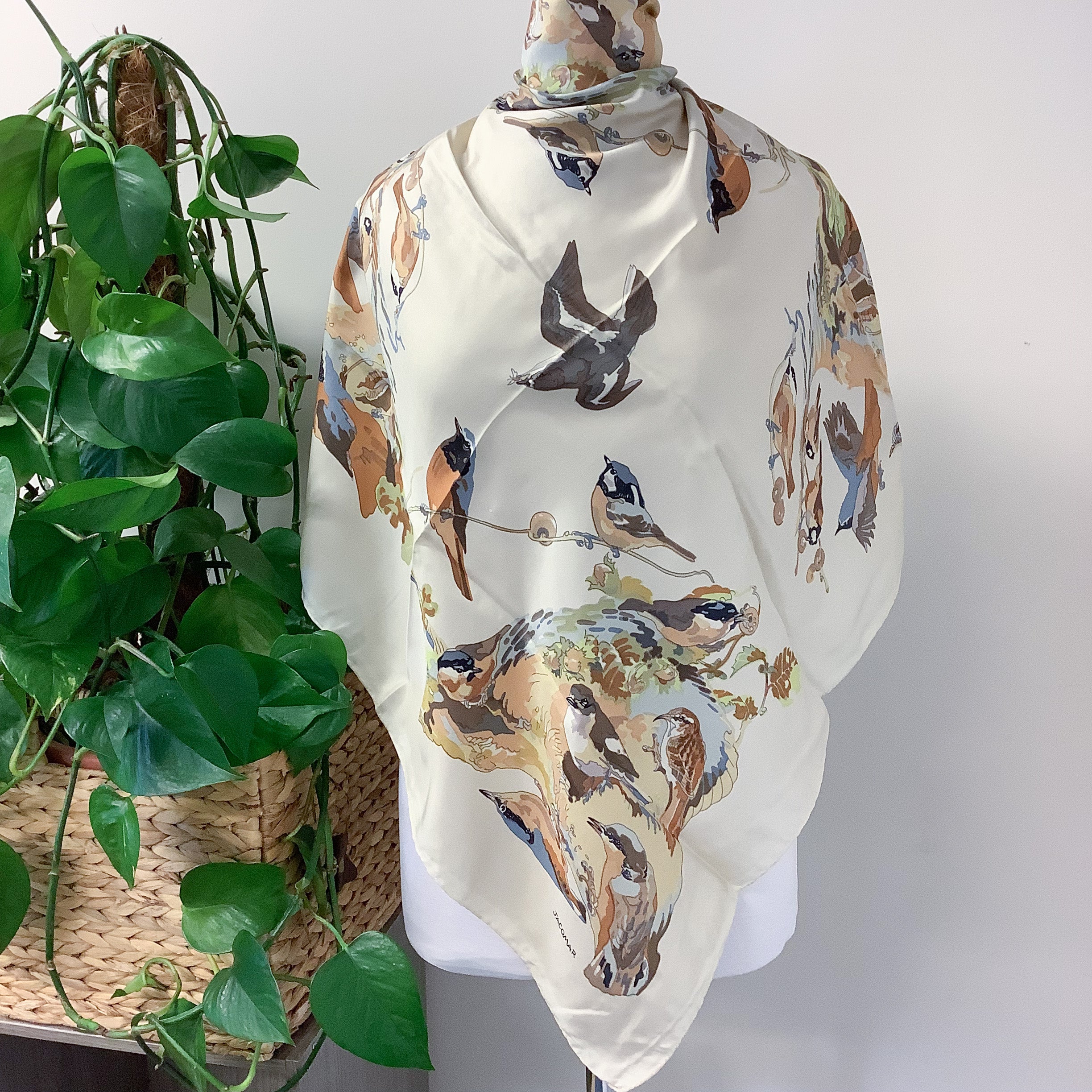 1970s Jacqmar Bird Design Vintage Silk Scarf