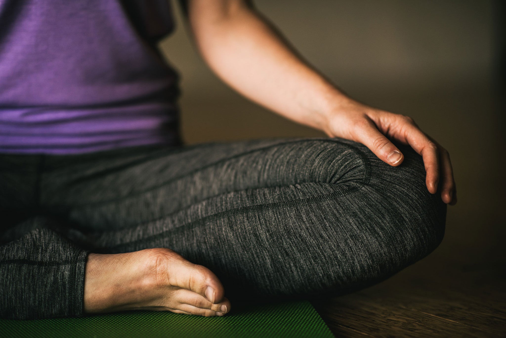 Do You Have To Sit Cross Legged In Lotus Position To Meditate Gaiam