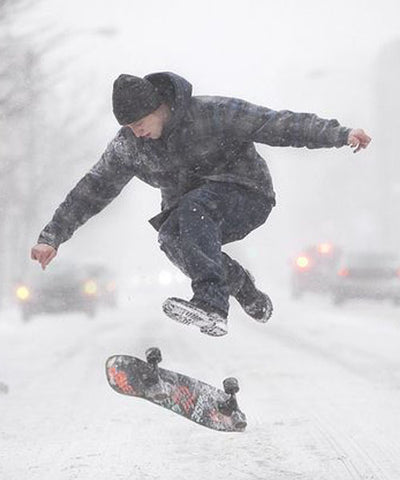 Skater_wears_beanie_in_snow