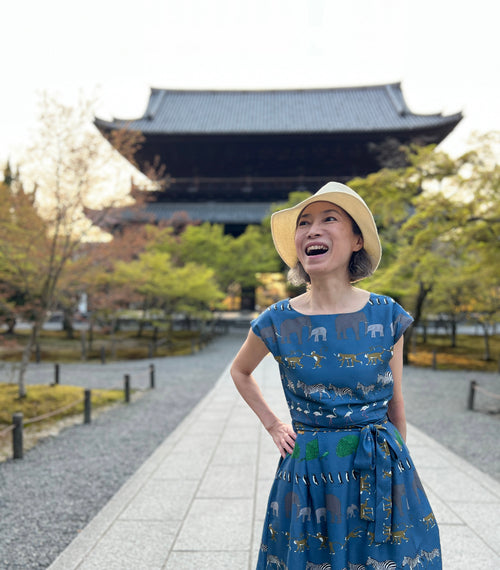 kyoto_apr2023-beatrice walking zoo blue-2.jpg__PID:c787d6b4-d4f3-4b34-81e3-ba83f6cefc23