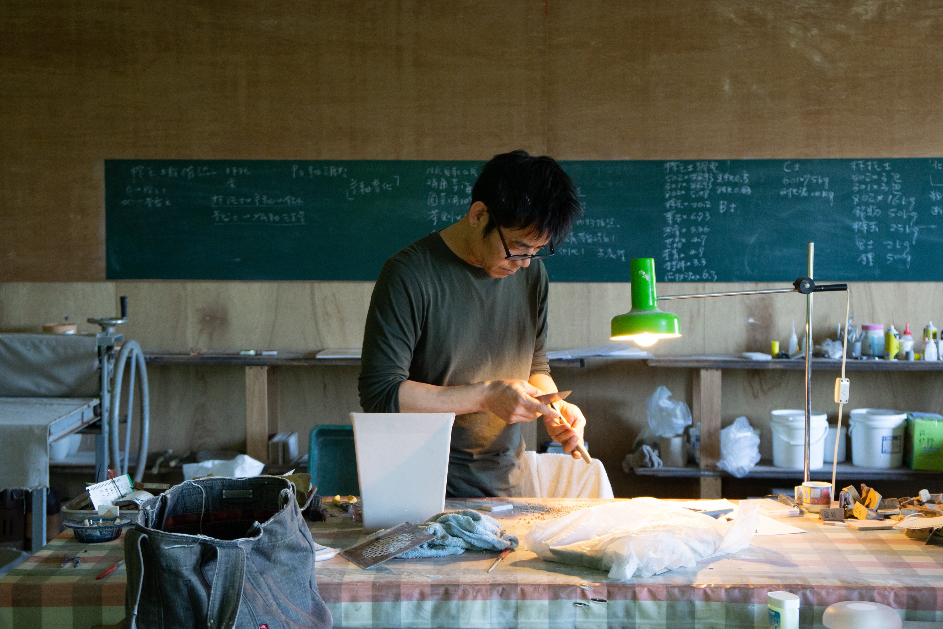 Ceramicist, Wang Wen De