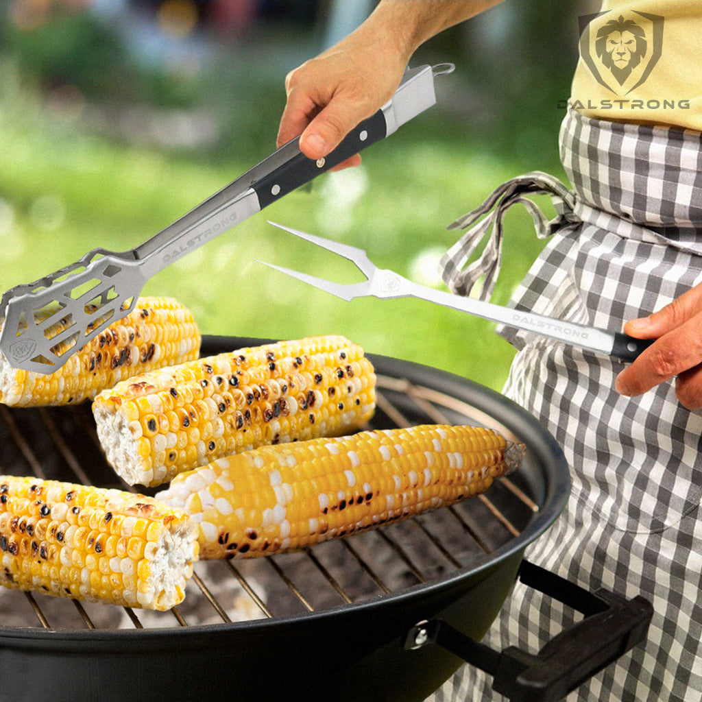 grilled corn on the cob on charcoal grill