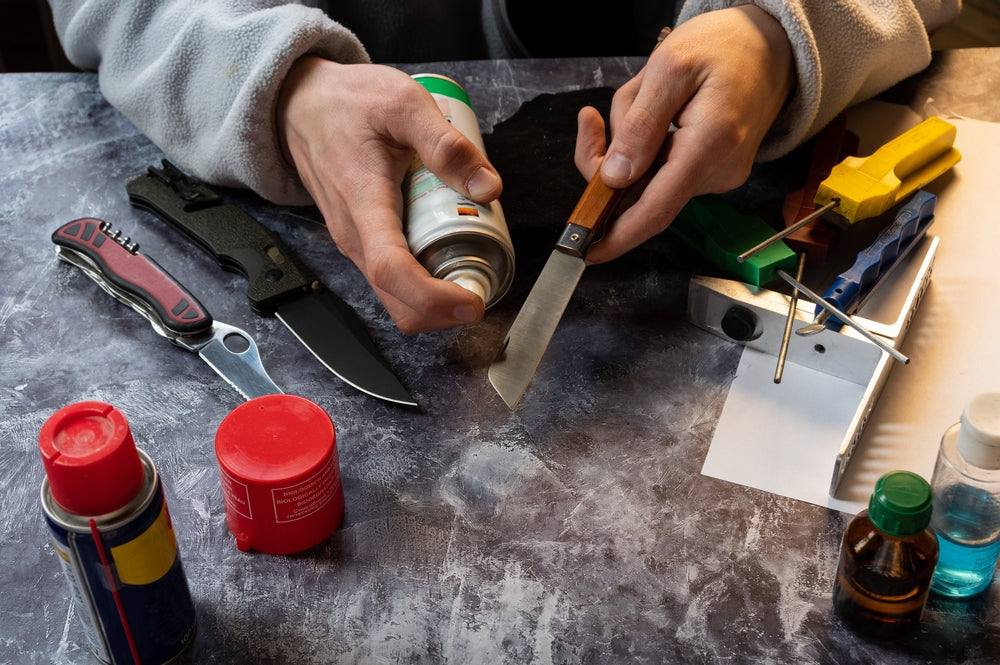 Cleaning a rusted knife