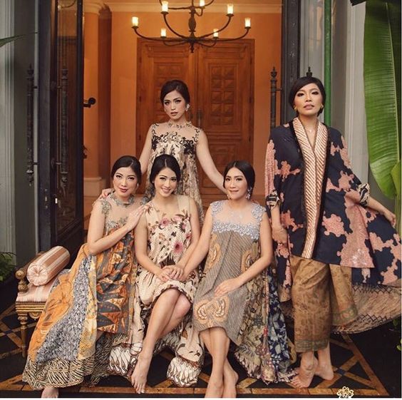 35 Model  Kebaya  Modern  dan Terbaru Tahun 2021 Cantik Menawan