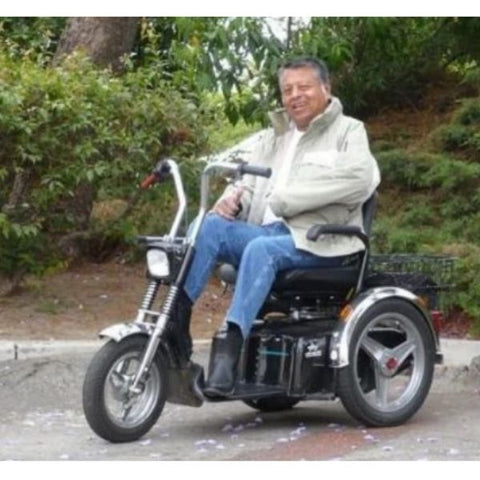 old man riding afiscooter se