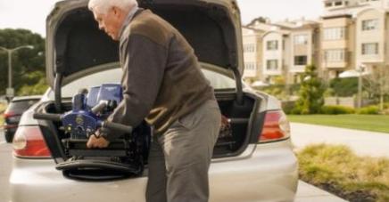 Folding Mobility Scooter Put in Trunk of Car