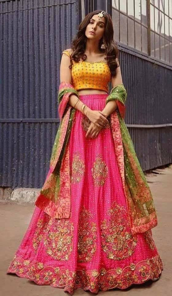 mehndi lehnga dress