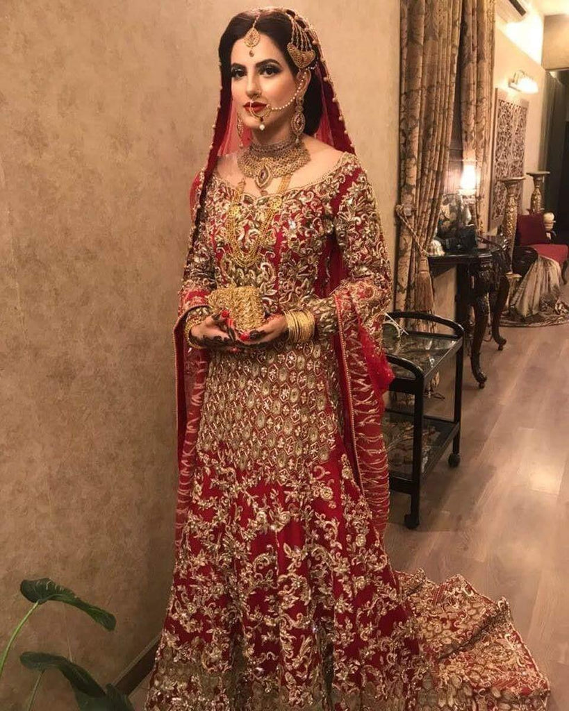 red lehenga pakistani bridal