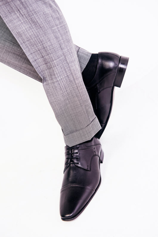 Black leather cap toe derby shoes 