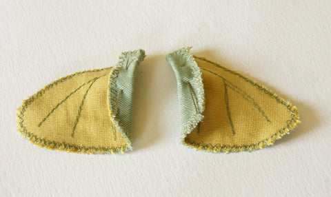 finished underwings viewed from the back, inside upper edge folded over