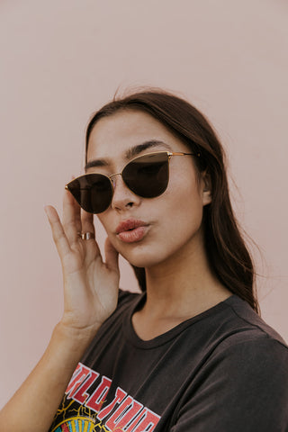 gold frame feminine sunglasses