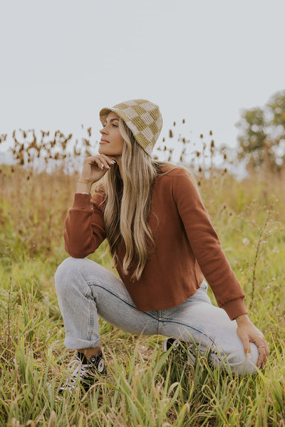 model wearing a fall outfit