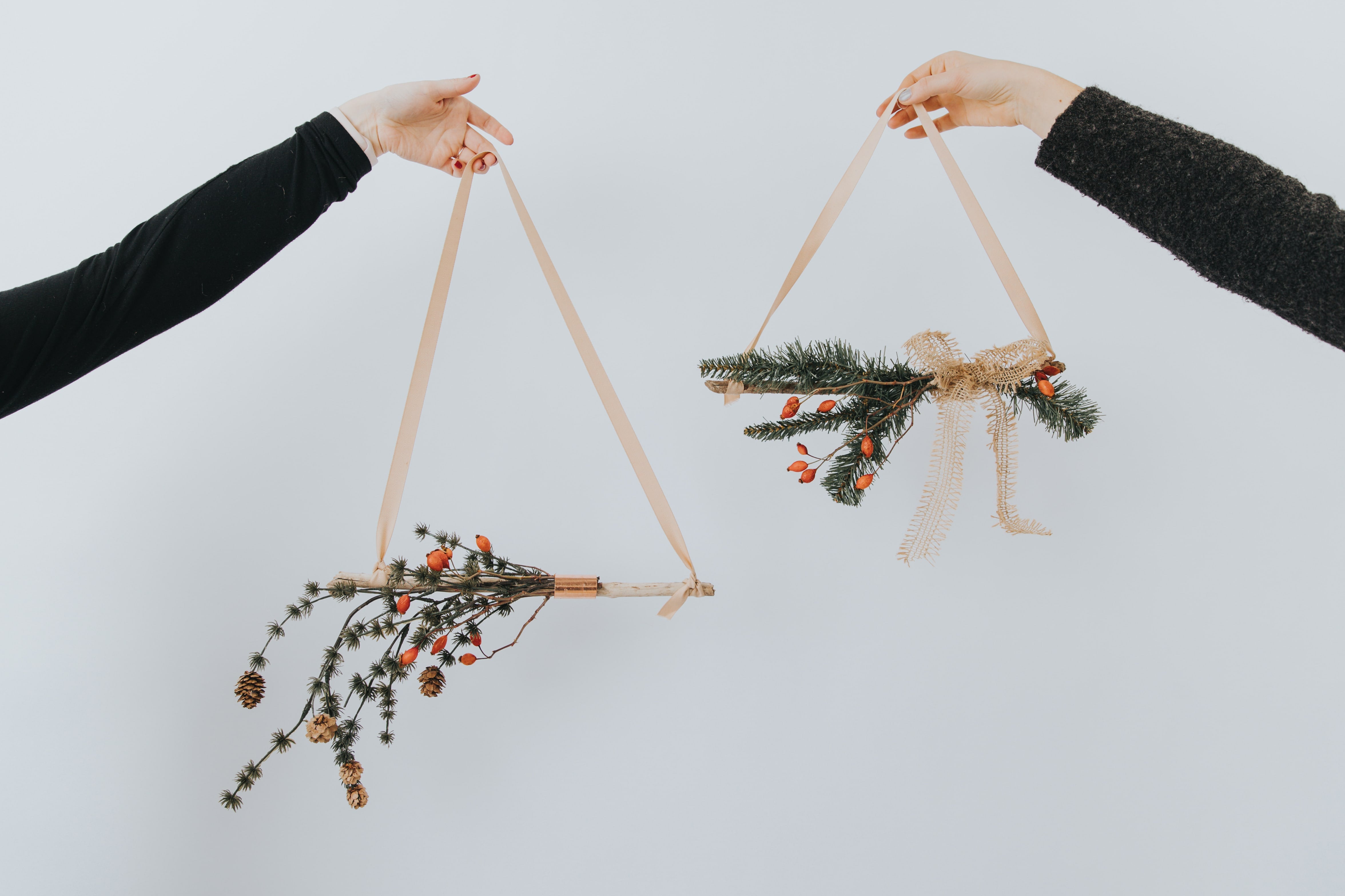Minimal Holiday Wreath DIY