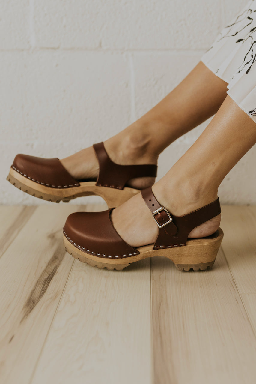 Women's leather clogs - Trendy spring 