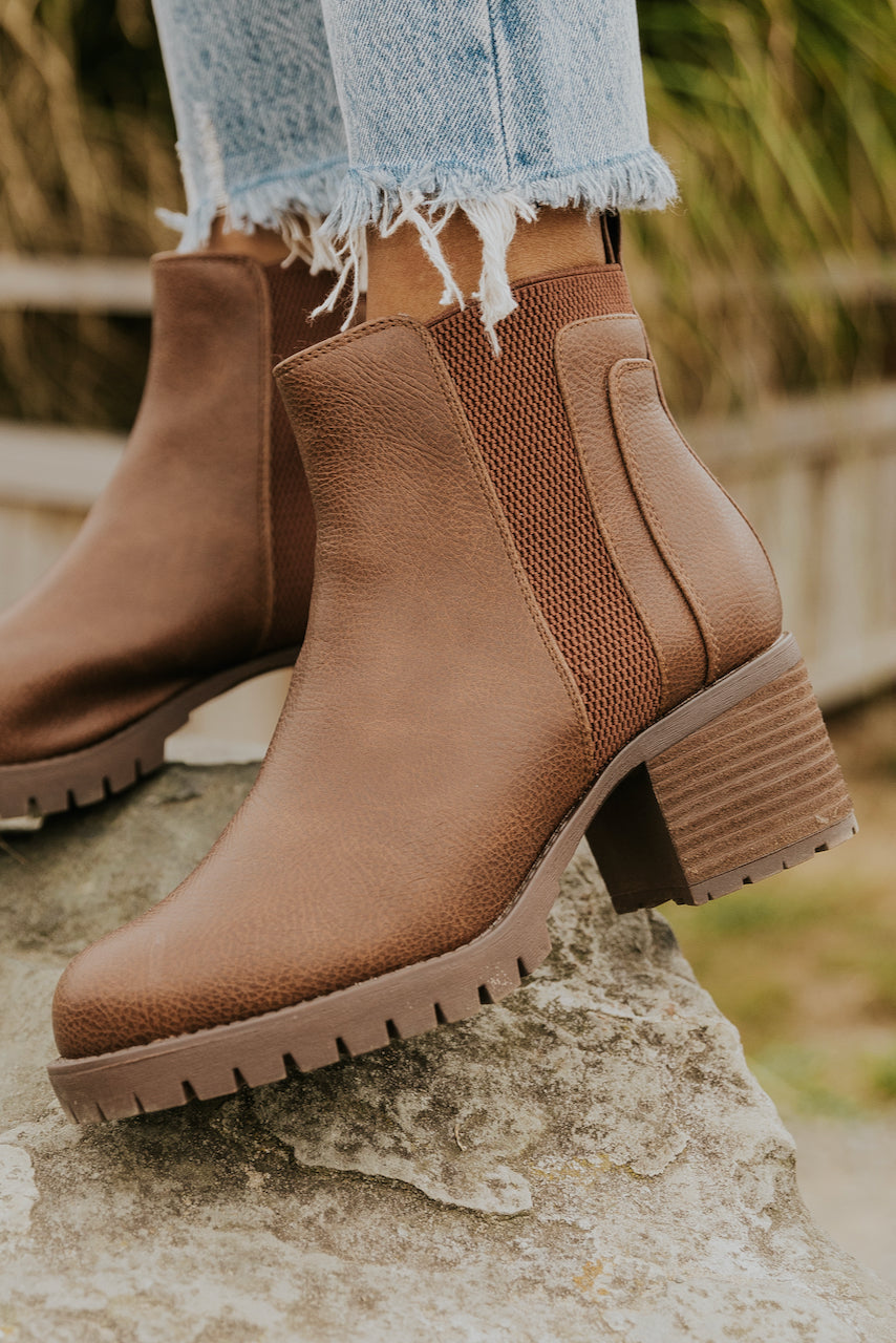 mia colten chelsea boot