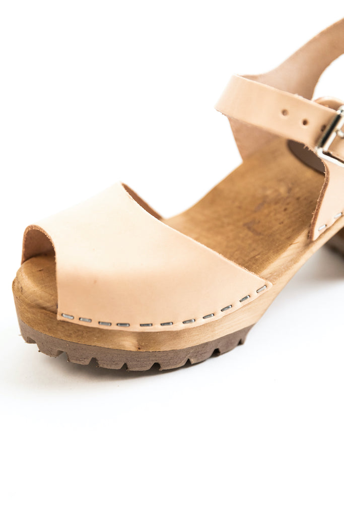 greta clog sandal