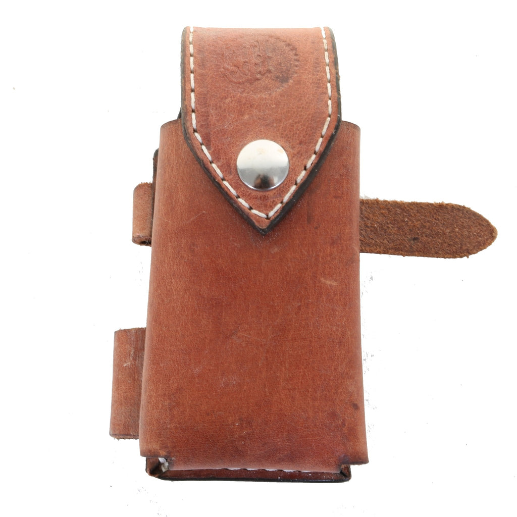 https://cdn.shopify.com/s/files/1/1734/4431/products/ph08-leather-powder-holder-718898_1024x1024.jpg?v=1699338119