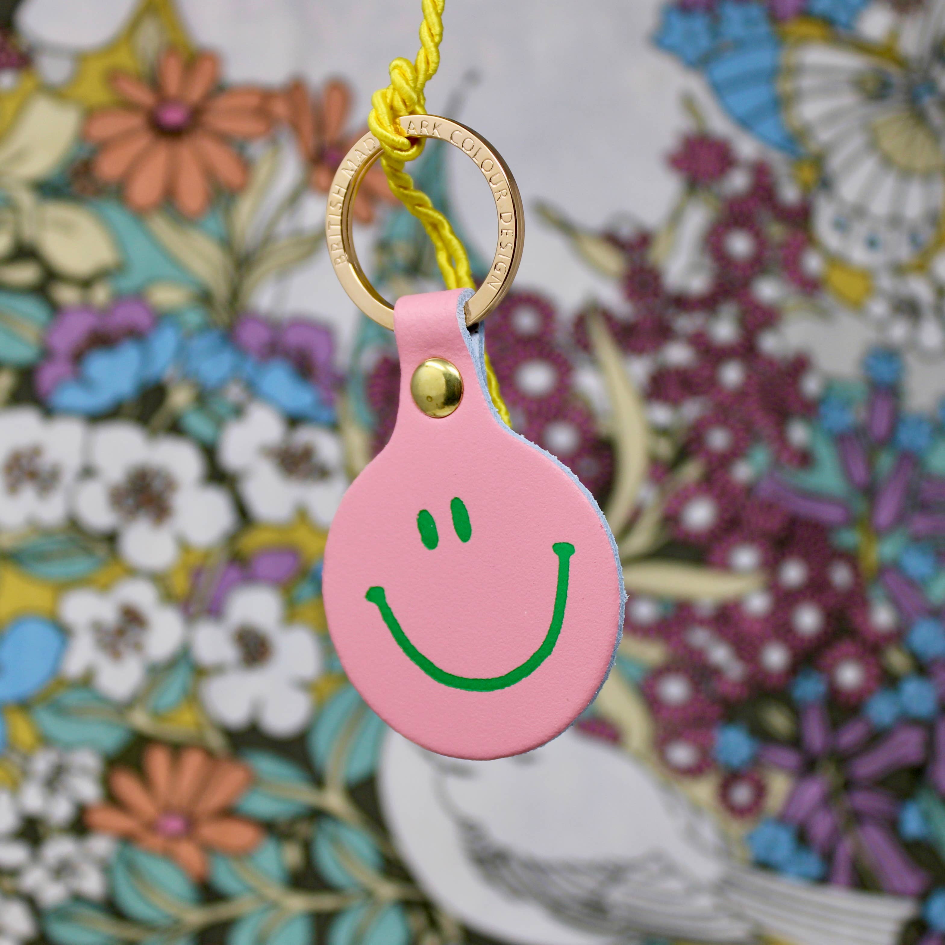 Feeling Lush Smilie Face Key Fob: Pale Pink