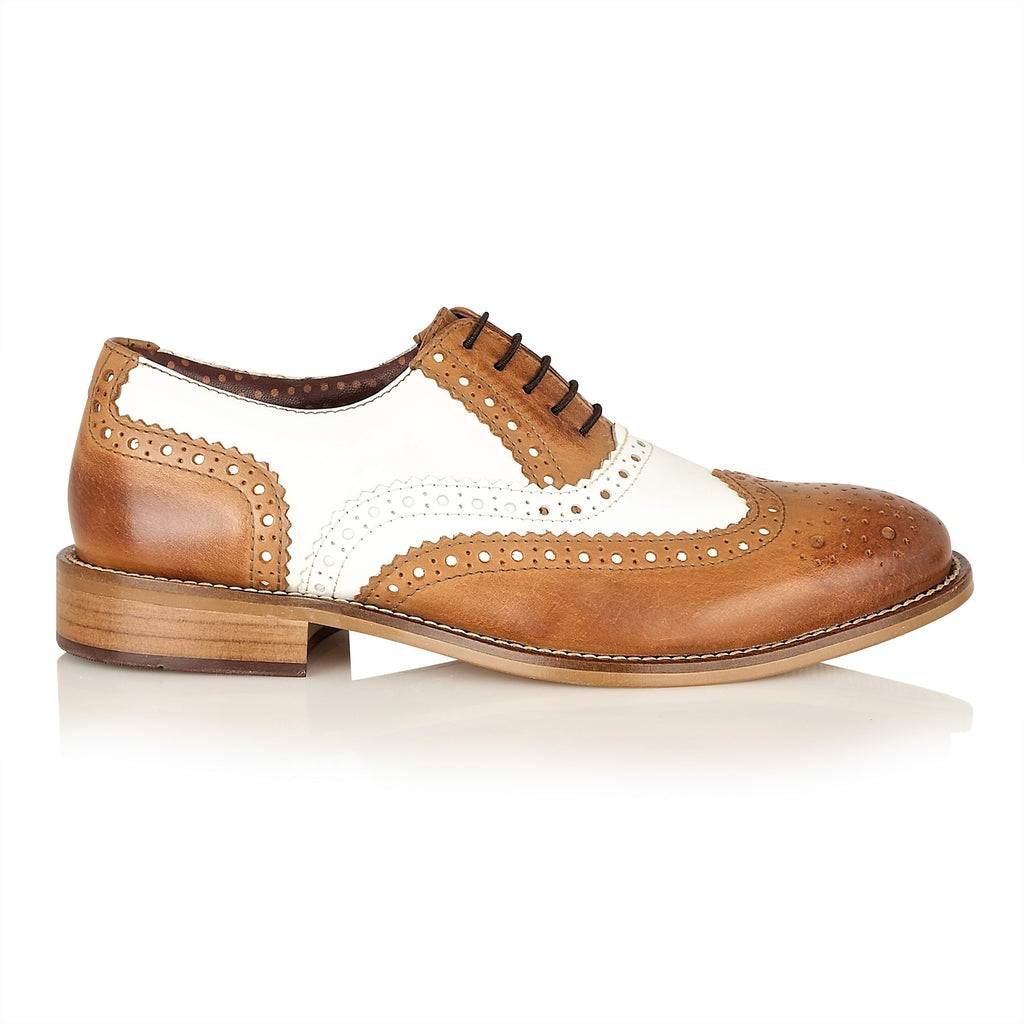 Junior / Kids Gatsby Brogue Shoes in Tan and White leather - London Brogues