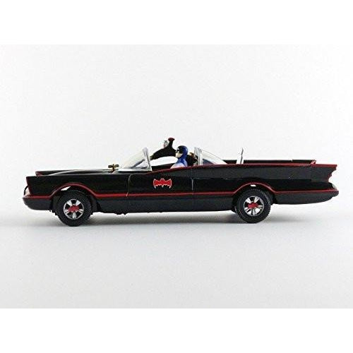 batmobile with bendable figures