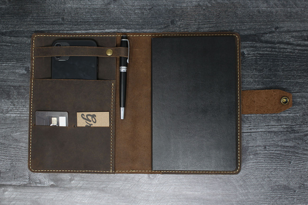 Rabbit Room Austen Padfolio - GROWLEY LEATHER CO.